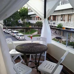 https://apartamento-en-la-nogalera.1costadelsol.com